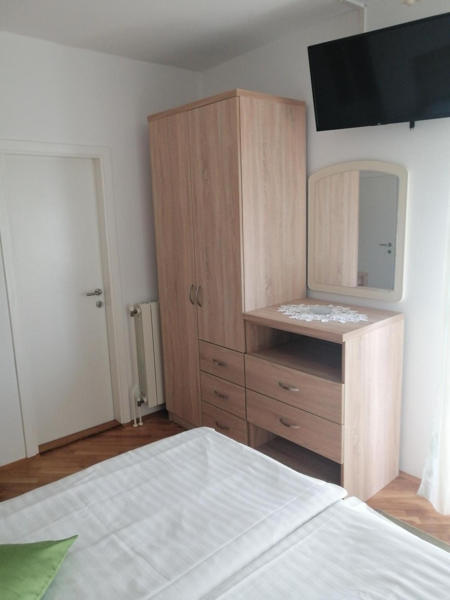 Apartman Branka Раб Екстериор снимка